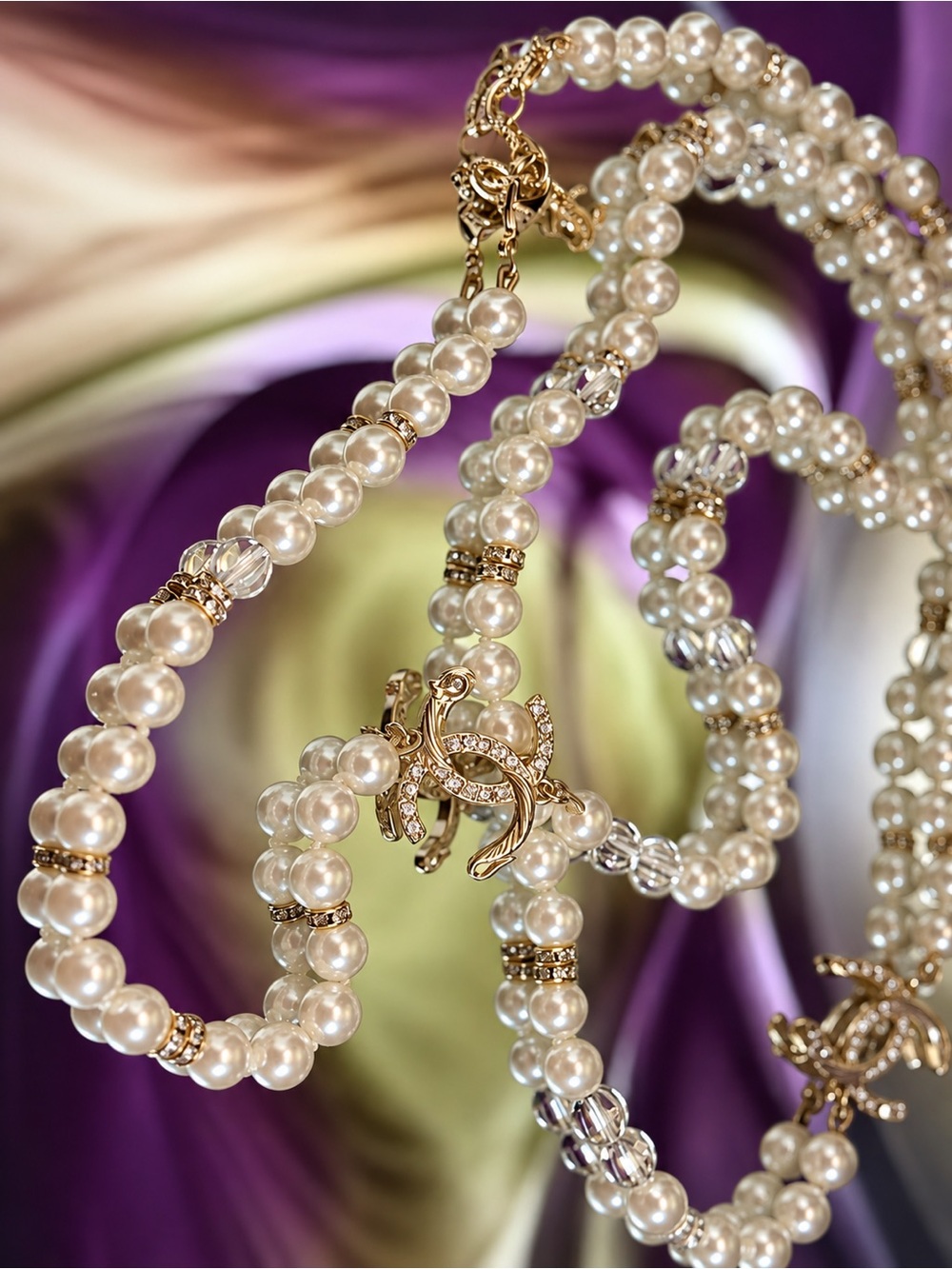 Luminous Pearl & Crystal Statement Necklace ✨ Golden Double-C Accent
